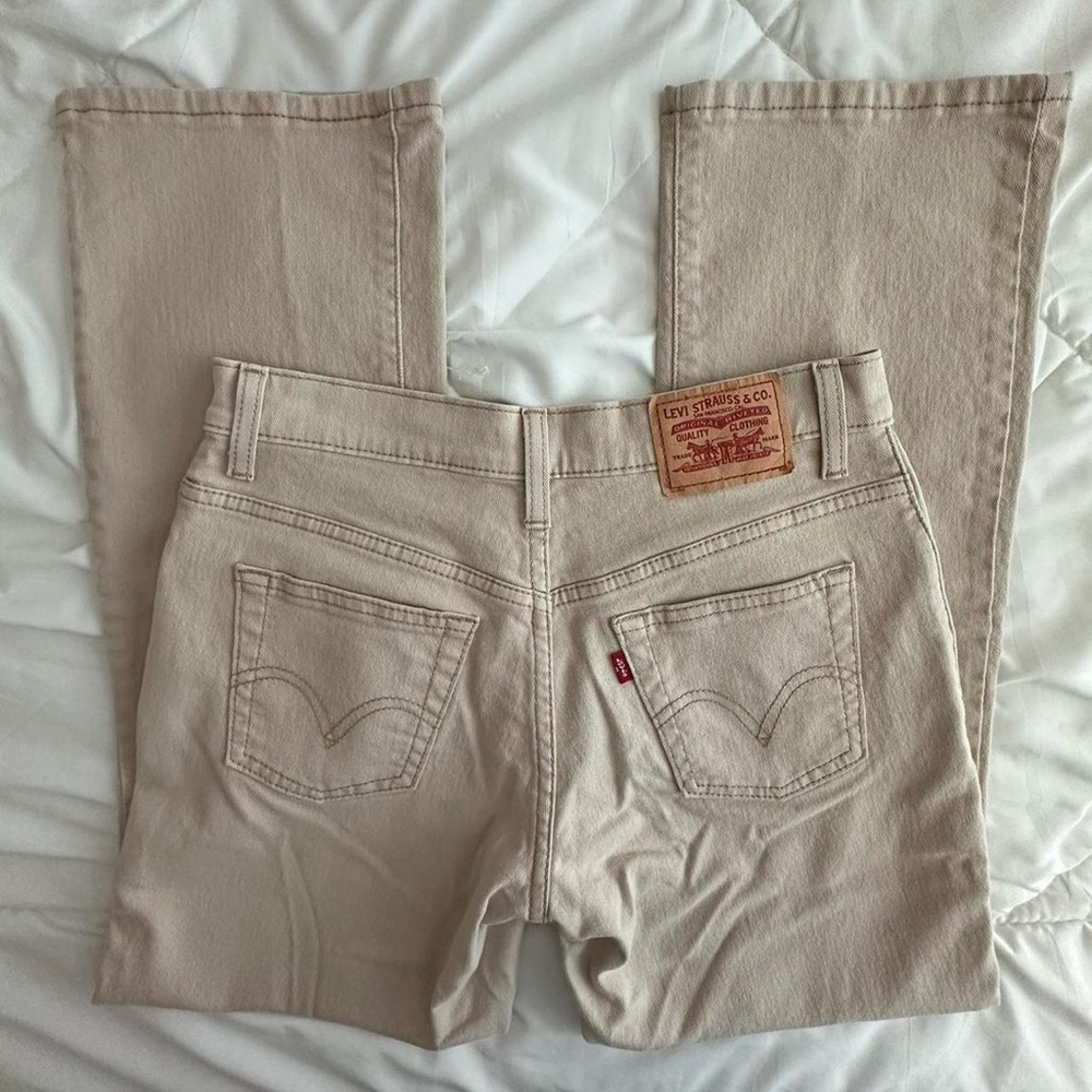 Levi's Women's boot Leg Jeans Petite - Beige